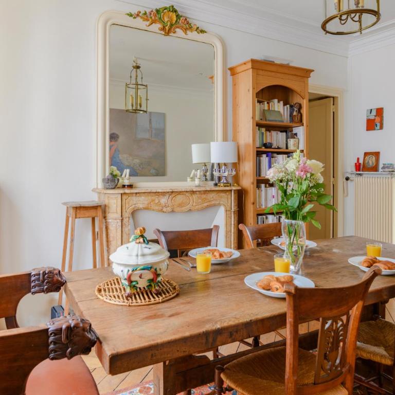 Paris Center St Claude residence - Two-Bedroom Apartment - 1