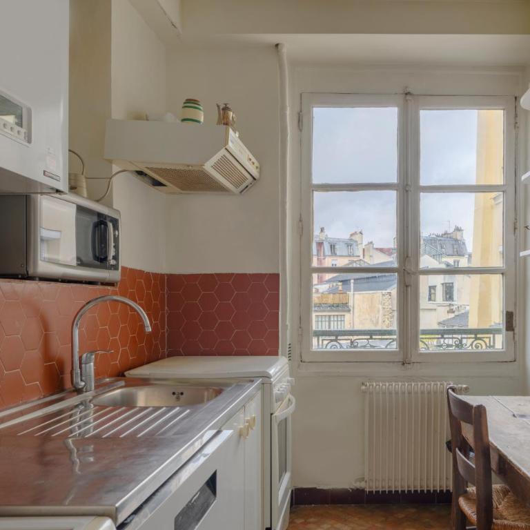 Paris Center St Claude residence - Two-Bedroom Apartment - 9