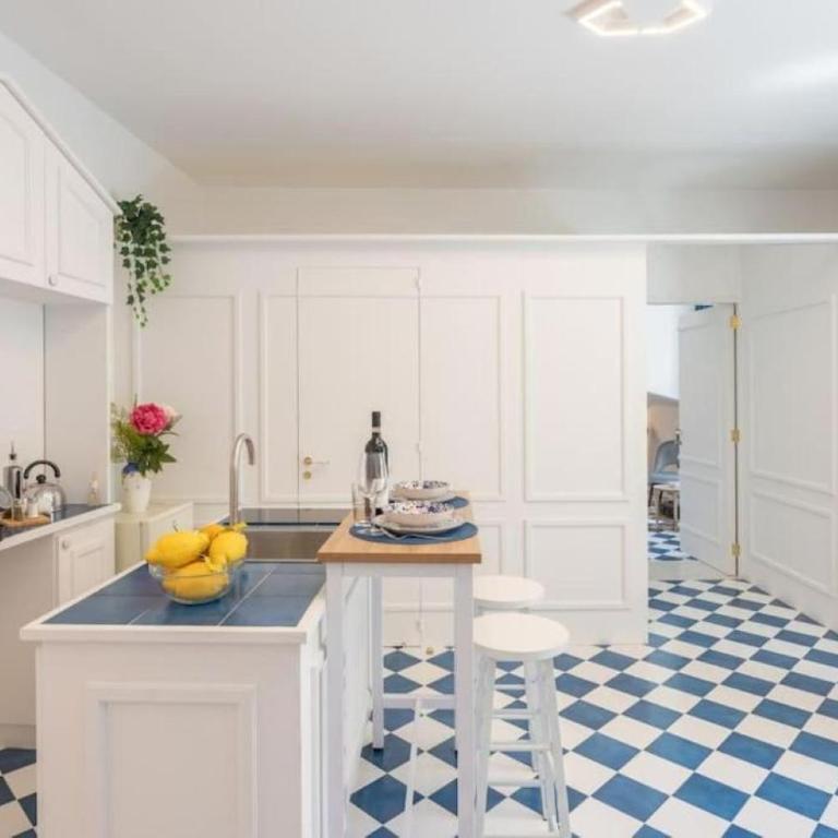 SorrentoVibes - Luxury New Sorrento Home with Terrace - Sleeps 12 - Appartamento - 55