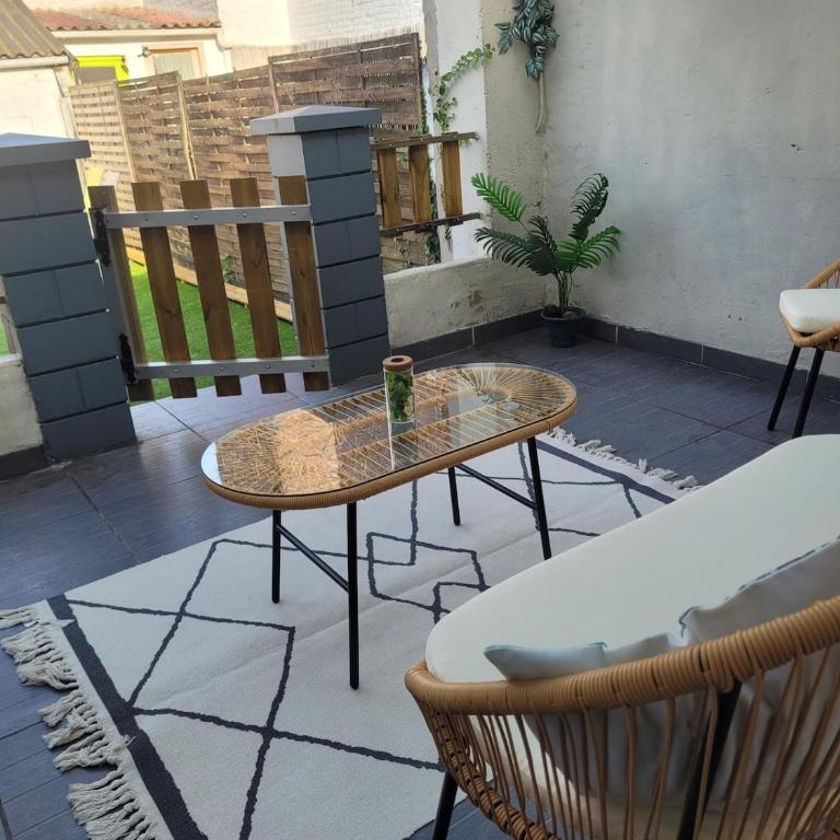 Maison avec terrasse couverte et cour exposée sud - Maison 2 Chambres - 2