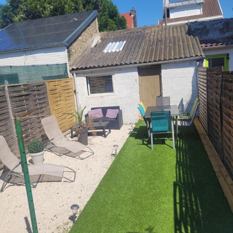 Maison avec terrasse couverte et cour exposée sud - Maison 2 Chambres - 8