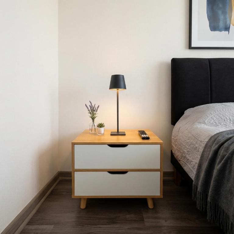 Centrico Departamento Cercano a Metro Matta - One-Bedroom Apartment - 2