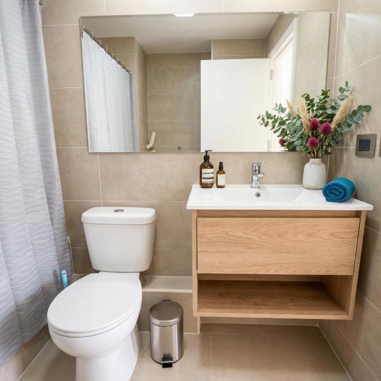 Centrico Departamento Cercano a Metro Matta - One-Bedroom Apartment - 4