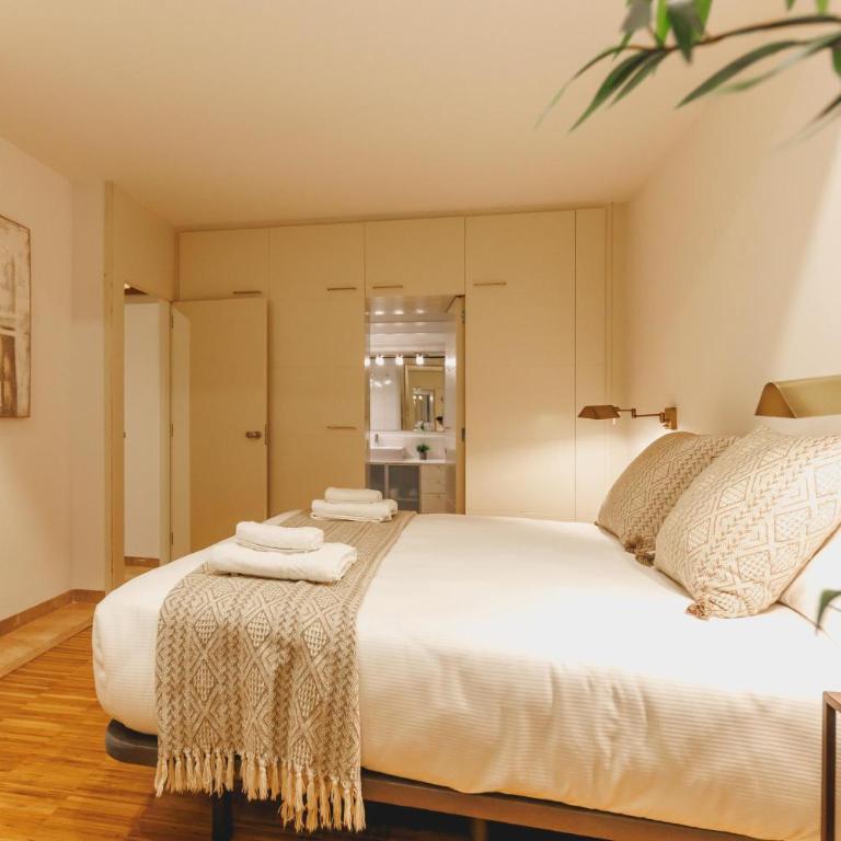 Bravissimo Cort Reial 15, Monthly Apartment - Apartamento de 3 dormitorios - 29