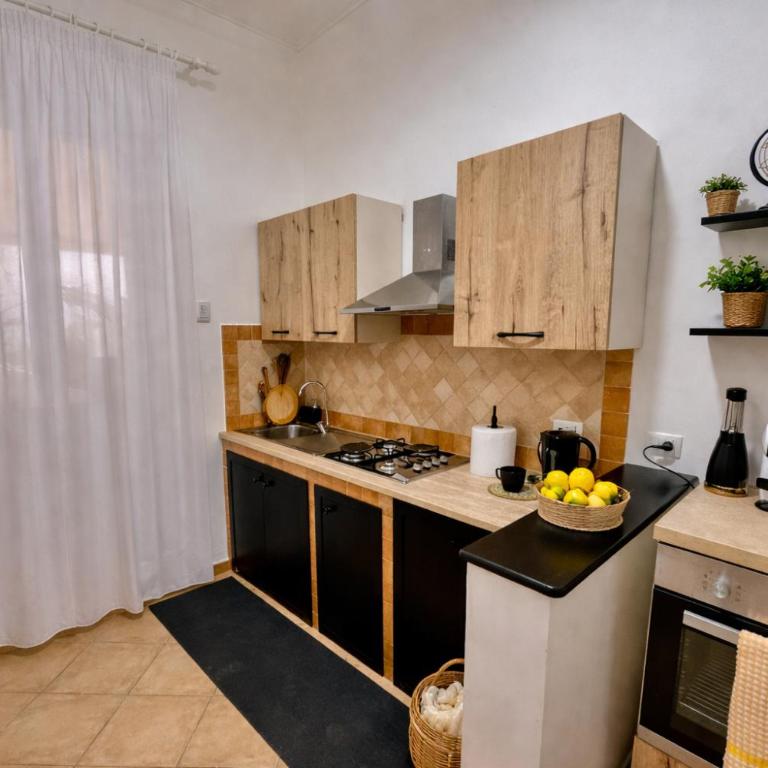 Casa Meravigghia terrazzo ,giardino e Jacuzzi - Two-Bedroom Apartment - 5