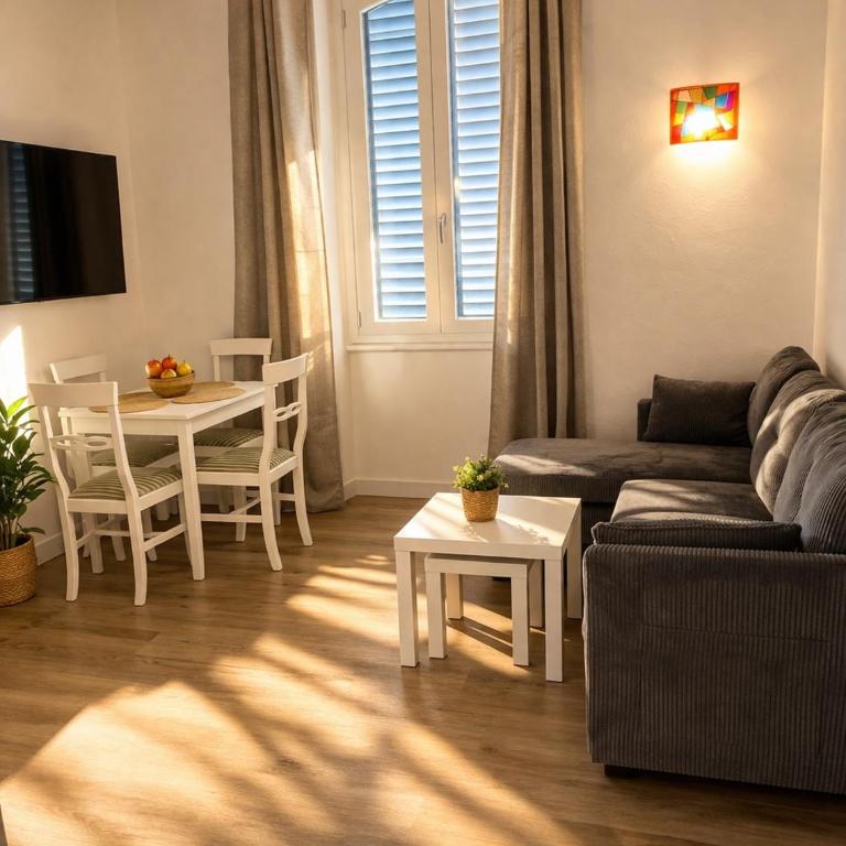 Hotel Nella Firenze - Appartamento Monolocale con 1 Letto Matrimoniale - 2