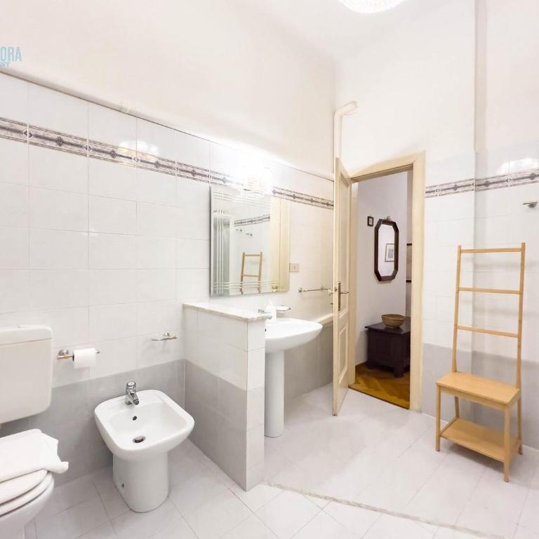 Viale Miramare 27 Tirabora Short Rent - Appartamento con 2 Camere da Letto - 4