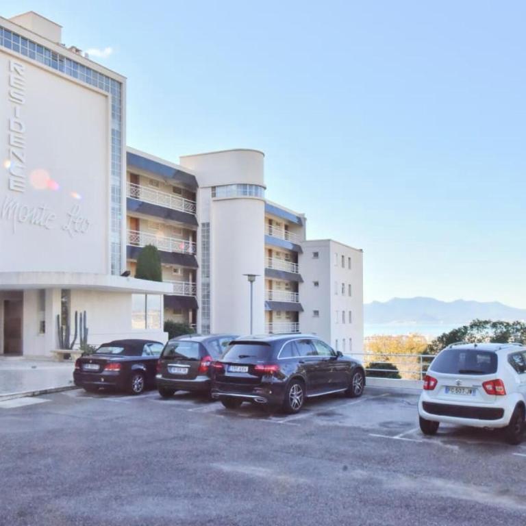 Résidence 2p Avec Terrasse, Vue Mer, Piscine Et Parking - 2P avec terrasse, vue mer, piscine et parking MAE-1723 - Appartement - 24
