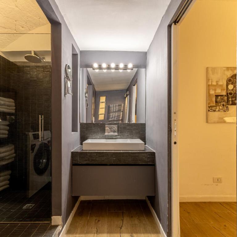 Campo dei Fiori Historic Apartment - Appartamento con 2 Camere da Letto - 43