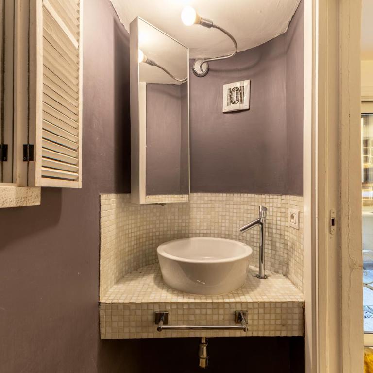 Campo dei Fiori Historic Apartment - Appartamento con 2 Camere da Letto - 42