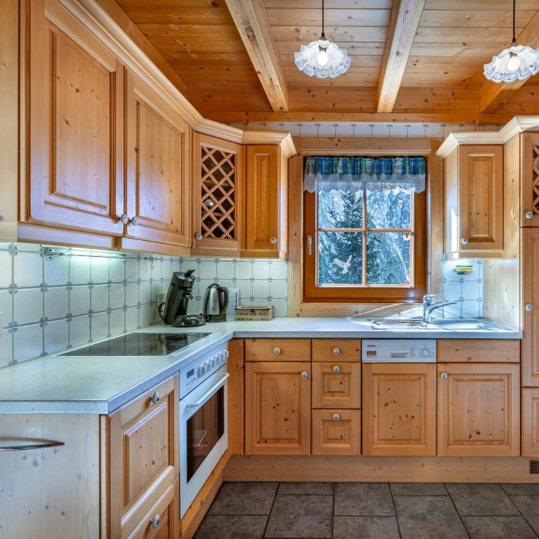 Haus Karin - Four-Bedroom House - 20