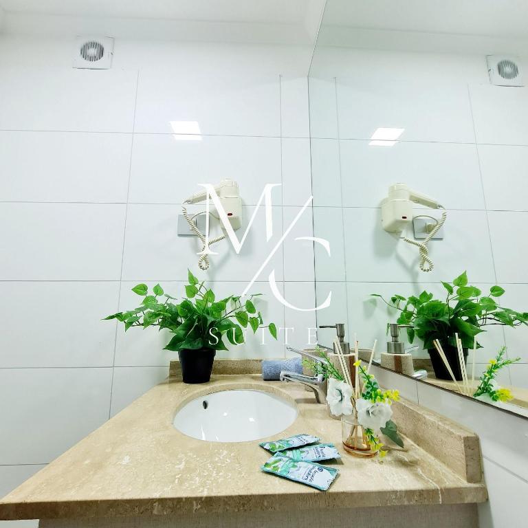 Dptos en sector Centro Norte, Lider Express, con vistas al mar y parking. Entregamos Factura. - Three-Bedroom Apartment with Ocean View - 43