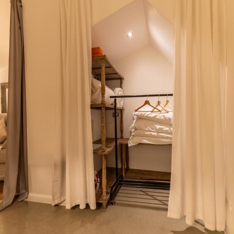Campo dei Fiori Historic Apartment - Appartamento con 2 Camere da Letto - 41