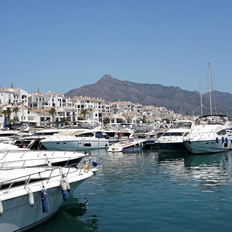 by RIVA - Incredible, Stylish 2 Bedroom Apt in Puerto Banus Gardens - Apartamento de 2 dormitorios - 24