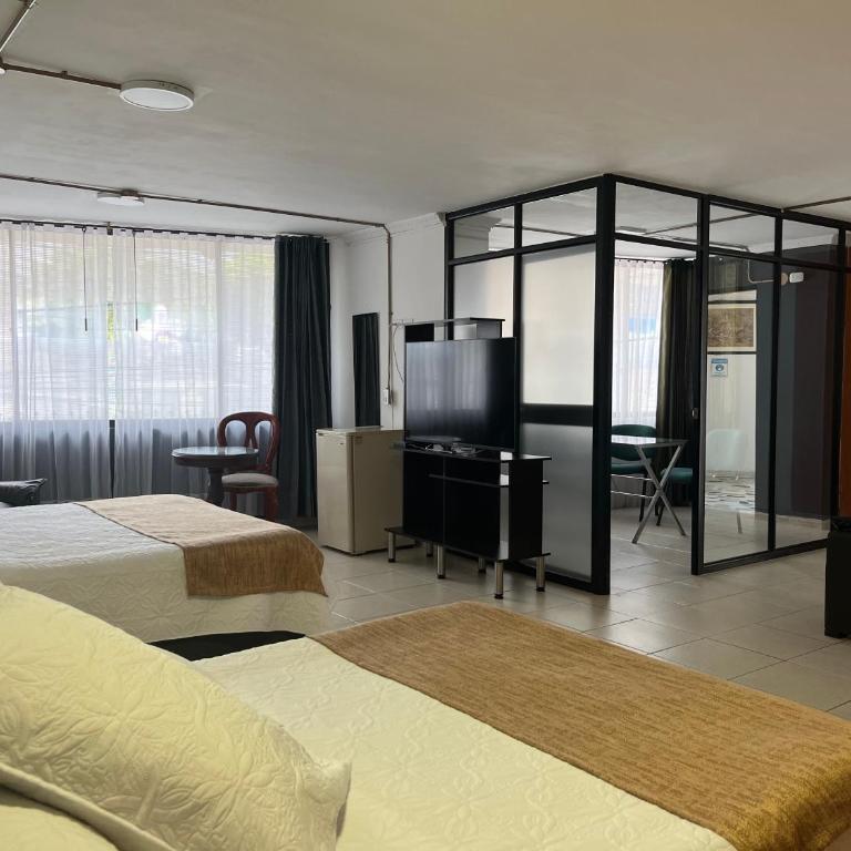 HOTEL COSTA DEL SOL FUSAGASUGa - Suite Doble Deluxe - Cama grande - 3