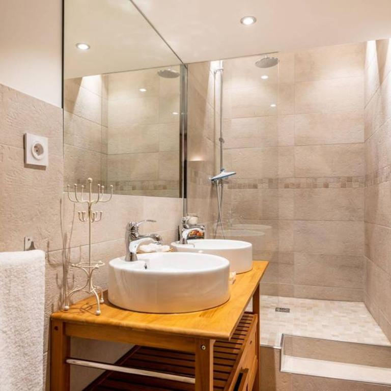 AllinLyon | Charme XIVe siècle au Vieux Lyon - Appartement - 5