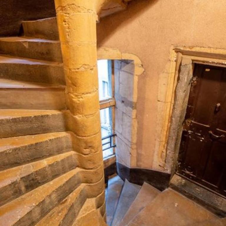AllinLyon | Charme XIVe siècle au Vieux Lyon - Appartement - 17