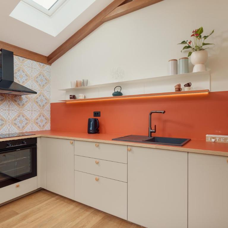 Mare Vista Kotor - Elegant Sea View Loft - Two-Bedroom Apartment with Balcony and Sea View - 13