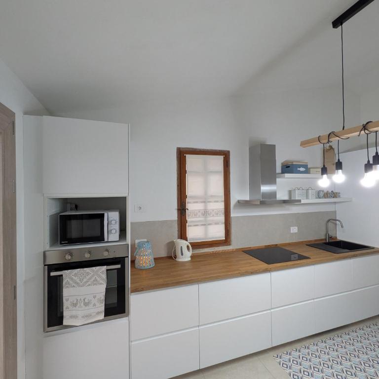 Sa Domu de Is Istellas - Four-Bedroom House - 25