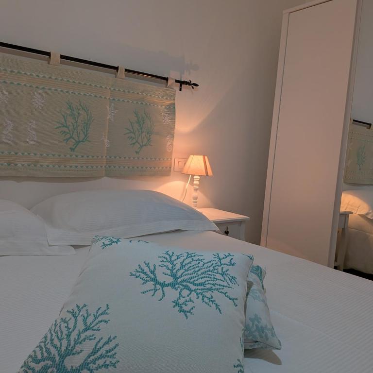 Sa Domu de Is Istellas - Four-Bedroom House - 42