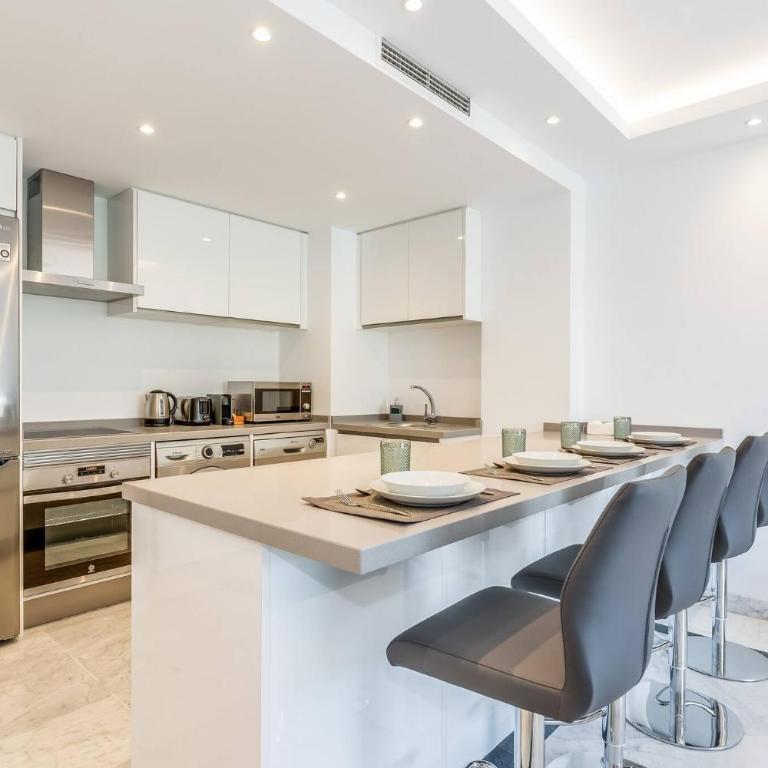 Bright apartment in the heart of Puerto Banus - Apartamento de 2 dormitorios - 8
