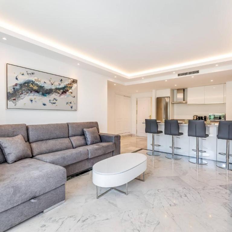 Bright apartment in the heart of Puerto Banus - Apartamento de 2 dormitorios - 11