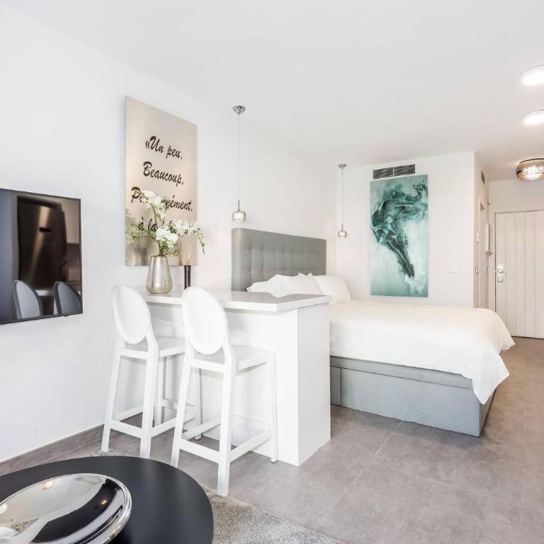 by RIVA - Outstanding, Contemporary Studio in Puerto Banus Gardens - Apartamento de 1 dormitorio - 8