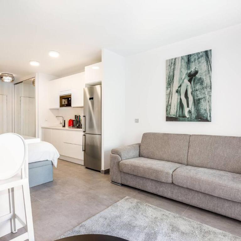 by RIVA - Outstanding, Contemporary Studio in Puerto Banus Gardens - Apartamento de 1 dormitorio - 9