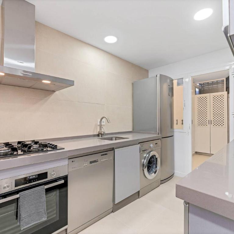 by Riva - Stylish 3 Bedroom Luxury Apartment in Los Naranjos de Marbella - Apartamento de 3 dormitorios - 6