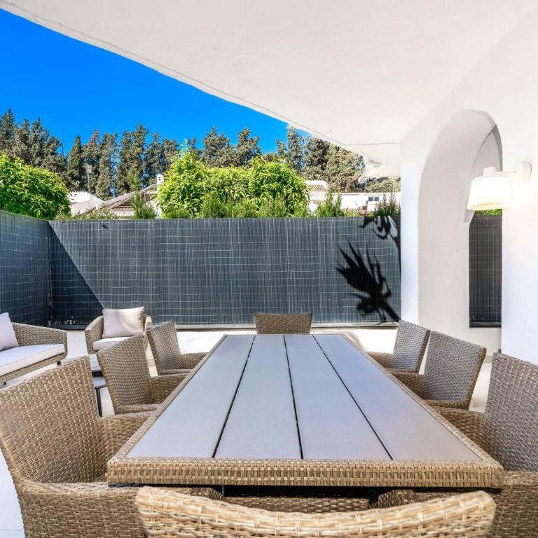 by Riva - Stylish 3 Bedroom Luxury Apartment in Los Naranjos de Marbella - Apartamento de 3 dormitorios - 8