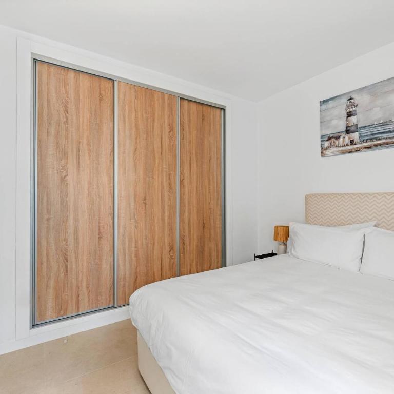 by Riva - Stylish 3 Bedroom Luxury Apartment in Los Naranjos de Marbella - Apartamento de 3 dormitorios - 16