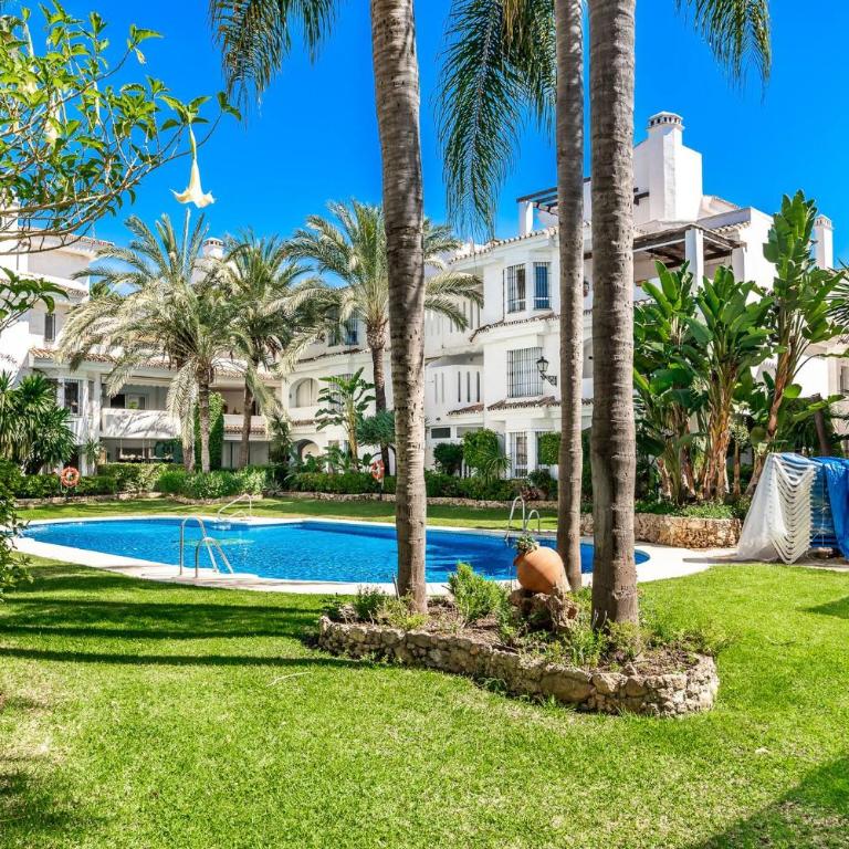 by Riva - Stylish 3 Bedroom Luxury Apartment in Los Naranjos de Marbella - Apartamento de 3 dormitorios - 19