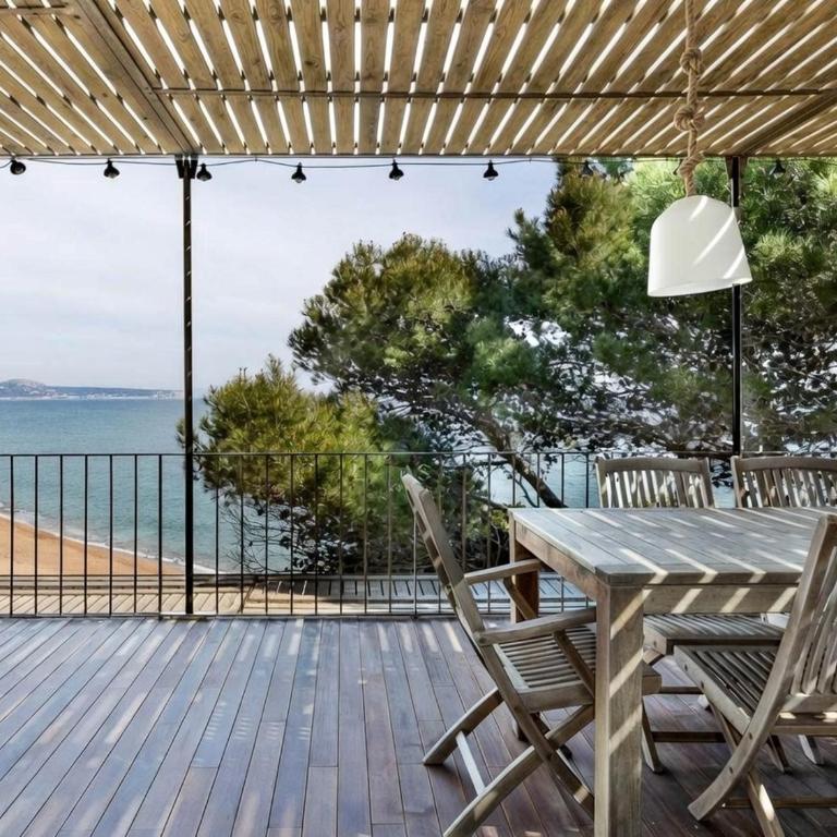 Begur Beach House - Direct beach access, views & design - Three-Bedroom Villa - 4