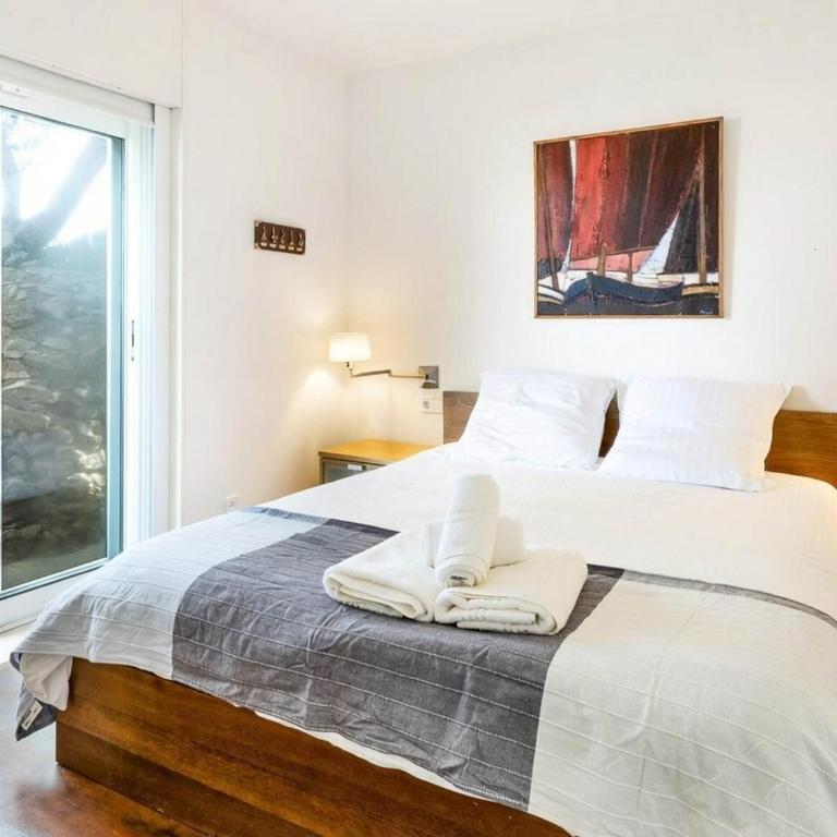 Begur Beach House - Direct beach access, views & design - Three-Bedroom Villa - 14