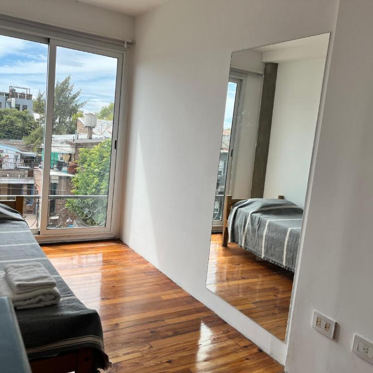 DEPARTAMENTO dos dormitorios en Martinez, cercano a CABA, zona clinicas y oficinas, con AA y Wifi, ideal familias - Apartamento de 2 dormitorios - 4