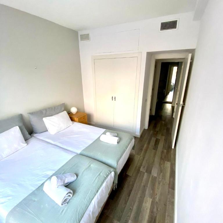 S4D Diagonal Bruc - Three-Bedroom Apartment - 14