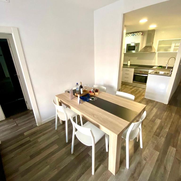 S4D Diagonal Bruc - Three-Bedroom Apartment - 5