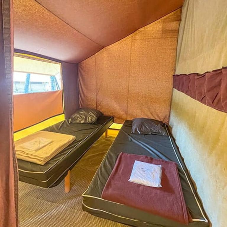 Camping la Tamarissière - Superior Tent - 4 Persons - 5