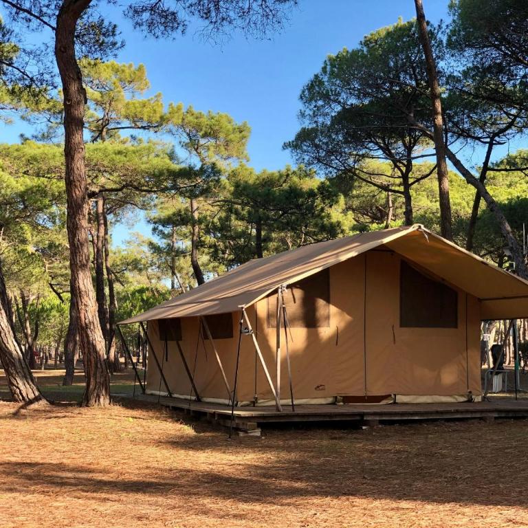 Camping la Tamarissière - Superior Tent - 4 Persons - 1
