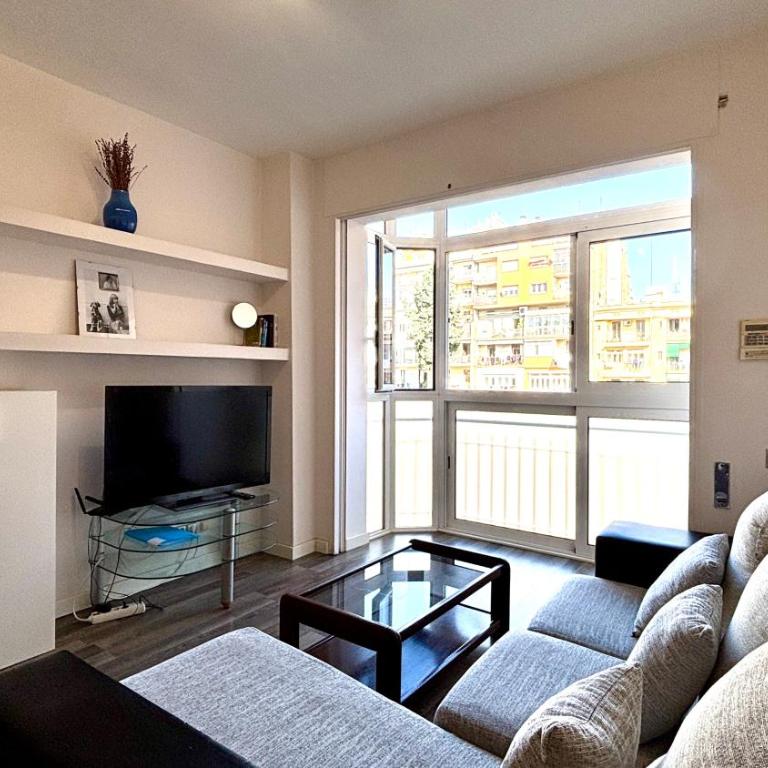 S4D Diagonal Bruc - Three-Bedroom Apartment - 2