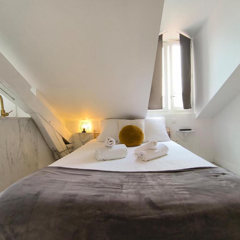 Petit Cocon Entièrement Rénové à 2 Pas des Halles - Appartement 1 Chambre - 15