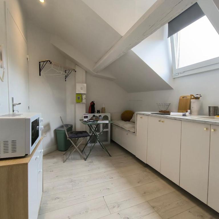 Petit Cocon Entièrement Rénové à 2 Pas des Halles - Appartement 1 Chambre - 16