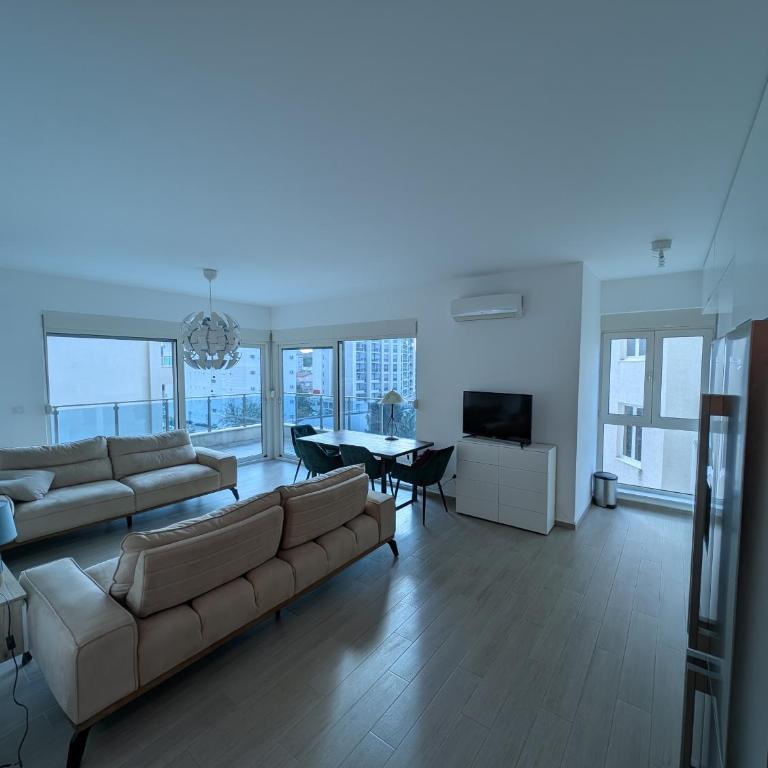 Seaview Apartment Bečići - Apartman sa 2 Spavaće Sobe - 1