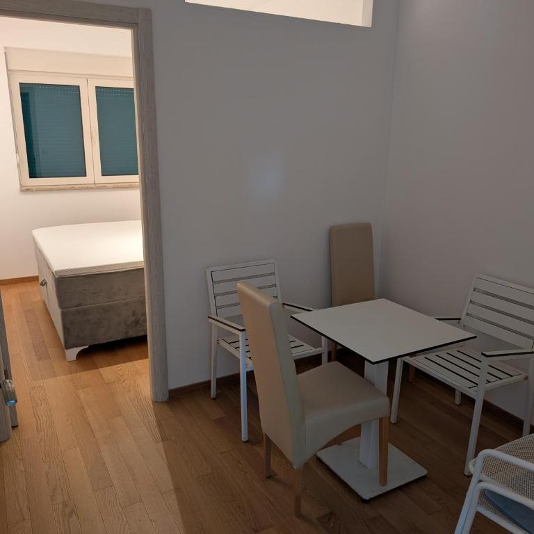 Seaview Apartment Bečići - Apartman sa 2 Spavaće Sobe - 3