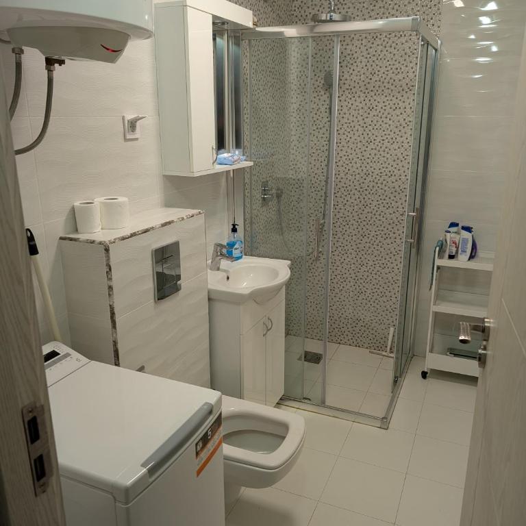 Seaview Apartment Bečići - Apartman sa 2 Spavaće Sobe - 13