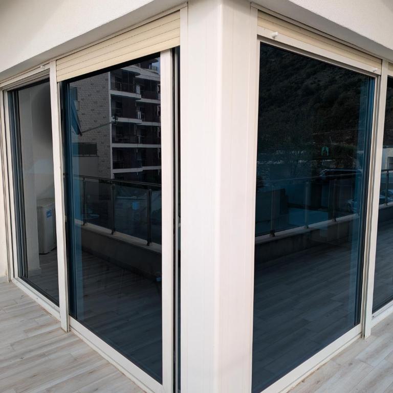 Seaview Apartment Bečići - Apartman sa 2 Spavaće Sobe - 20