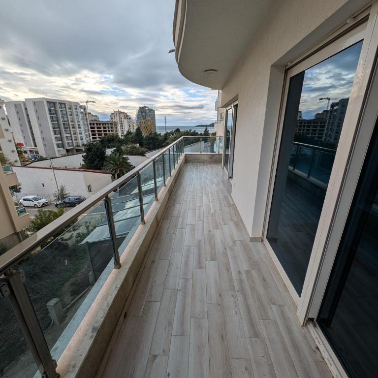 Seaview Apartment Bečići - Apartman sa 2 Spavaće Sobe - 26