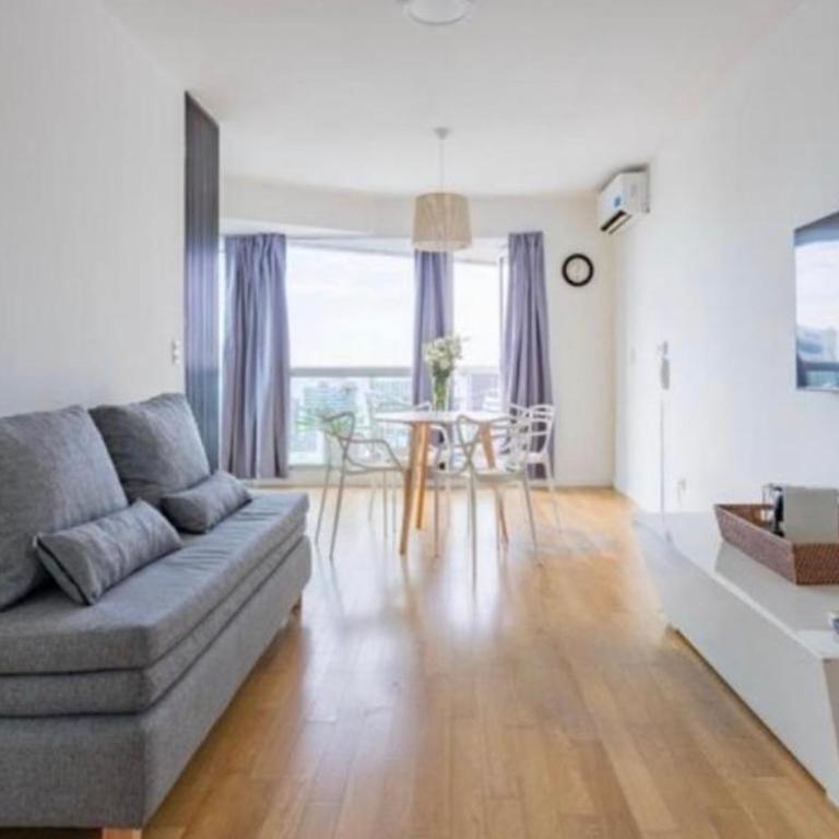 Departamento Premium en la famosa Torre Bellini, en el centro, con piscina, jacuzzi, gimnasio y vista increible a la ciudad de Buenos Aires, capacidad máxima 5 personas - Apartamento de 1 dormitorio - 4