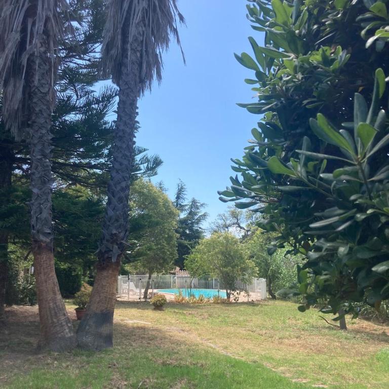 Joli mas - 4 personnes - piscine-terrain de boules - Appartement 2 Chambres - 10