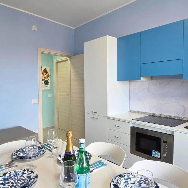 DANIEL SUPERIOR APARTMENTS - Tropea City Center - 250m from the Train Station - Two-Bedroom Apartment with Balcony - 35